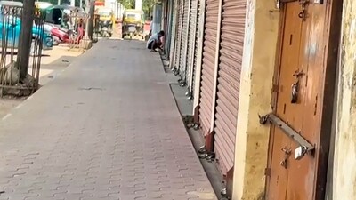 Shops remain closed at a market after fresh violence at Jiribam district in Manipur. (File image) (HT_PRINT) Shops remain closed at a market after fresh violence at Jiribam district in Manipur. (File image) (HT_PRINT)