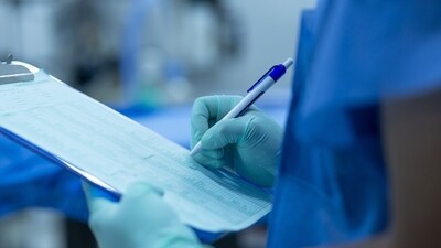 A woman died after six surgeries in one day; her family sued the clinic for negligence. (Pixabay) A woman died after six surgeries in one day; her family sued the clinic for negligence. (Pixabay)