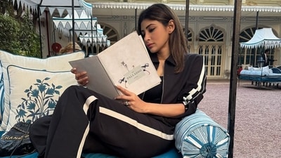 Mouni Roy simply wrote in her Instagram caption, "11/11." The actor also added the hashtags 'the week that was' and 'work work work'. Mouni Roy simply wrote in her Instagram caption, "11/11." The actor also added the hashtags 'the week that was' and 'work work work'.