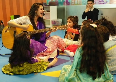 Live guitar playing will add some notes of joy in the celebrations of you and your child. Live guitar playing will add some notes of joy in the celebrations of you and your child.