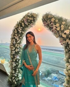 Ananya Panday wearing an aqua-blue suit, custom-made for her mother Bhavana Panday by Rohit Bal 21 years ago. Ananya Panday wearing an aqua-blue suit, custom-made for her mother Bhavana Panday by Rohit Bal 21 years ago.