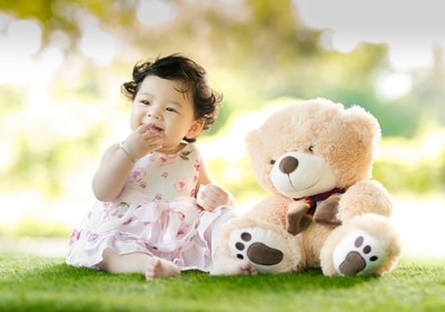 Click cute pictures with your little ones. Click cute pictures with your little ones.