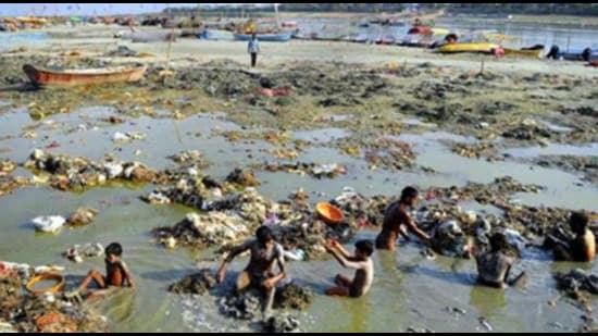 “Monitoring of water quality at 41 locations discloses that the faecal coliform exceeds 500MNP/100ml at 16 locations and more than 2500 MNP/100ml at 17 locations, showing that water quality is deteriorating due to discharge of sewage/sullage into the river,” the NGT observed in its order, which HT has access to. (Pic for representation)