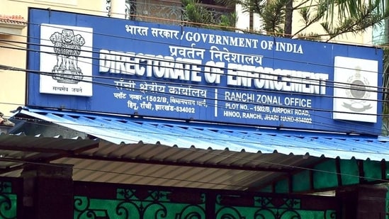 Police and CISF personnel stand guard in front of the Enforcement Directorate (ED) Ranchi Zonal office. (ANI FILE/Representative Image) (HT_PRINT)