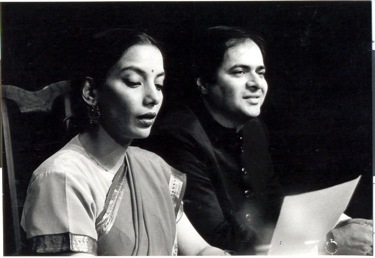 Shabana Azmi and Farooque Shaikh in Tumhari Amrita Shabana Azmi and Farooque Shaikh in Tumhari Amrita