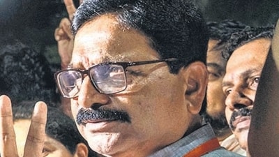 Ravindra Waikar's wife, Manisha, is standing as a Shiv Sena candidate from Jogeshwari East. (Satish Bate/ Hindustan Times) Ravindra Waikar's wife, Manisha, is standing as a Shiv Sena candidate from Jogeshwari East. (Satish Bate/ Hindustan Times)