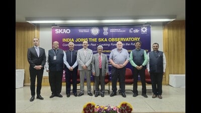 Secretary of the department of atomic energy (DAE) Ajit Kumar Mohanty and the secretary of the department of science and technology (DST) Prof Abhay Karandikar, alongside a small delegation from SKAO, led by its director-general Prof Phil Diamond were present for the event. (HT PHOTO) Secretary of the department of atomic energy (DAE) Ajit Kumar Mohanty and the secretary of the department of science and technology (DST) Prof Abhay Karandikar, alongside a small delegation from SKAO, led by its director-general Prof Phil Diamond were present for the event. (HT PHOTO)