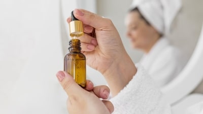 Explore the best serums for acne prone skin. (Freepik) Explore the best serums for acne prone skin. (Freepik)