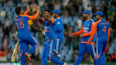 Jansen hit a six off the first ball he faced in the last over but fell off the next. He smashed 54 in 17 balls but it was too much for South Africa to chase in the end. (AP) Jansen hit a six off the first ball he faced in the last over but fell off the next. He smashed 54 in 17 balls but it was too much for South Africa to chase in the end. (AP)