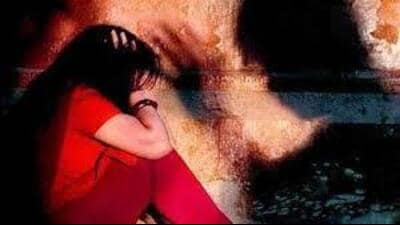 The matter came to the fore on Tuesday night when the minor’s brother did not find her on her bed and started looking for her. Officials said he traced her to the accused’s house in Ladhowal, Ludhiana. On being asked, the girl narrated her ordeal to her brother. (HT Photo)