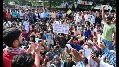 The protesting aspirants near UPPSC headquarters on day 3 of their protest in Prayagraj on Wednesday. (HT) The protesting aspirants near UPPSC headquarters on day 3 of their protest in Prayagraj on Wednesday. (HT)