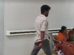 A video went viral showing the accused Vignesh walking away from the crime in the case of a Chennai doctor being assaulted A video went viral showing the accused Vignesh walking away from the crime in the case of a Chennai doctor being assaulted