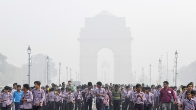 School students at Delhi's India Gate on Wednesday. (ANI) School students at Delhi's India Gate on Wednesday. (ANI)