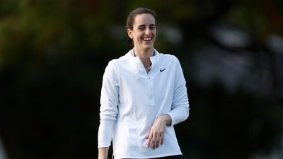 Attending the LPGA Women’s Leadership Summit, Caitlin Clark humorously clarified her dislike for felines and shared her anxieties about playing golf, proving her relatable side beyond basketball. (Photo by Douglas P. DeFelice / GETTY IMAGES NORTH AMERICA / Getty Images via AFP) (Getty Images via AFP) Attending the LPGA Women’s Leadership Summit, Caitlin Clark humorously clarified her dislike for felines and shared her anxieties about playing golf, proving her relatable side beyond basketball. (Photo by Douglas P. DeFelice / GETTY IMAGES NORTH AMERICA / Getty Images via AFP) (Getty Images via AFP)