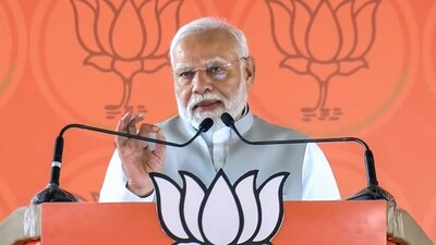 Prime Minister Narendra Modi addresses a public meeting ahead of the Maharashtra assembly election. (PTI) Prime Minister Narendra Modi addresses a public meeting ahead of the Maharashtra assembly election. (PTI)