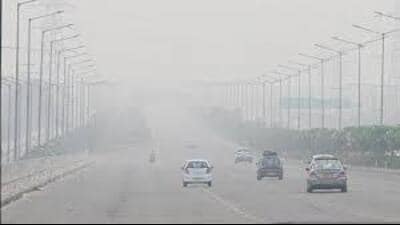 SK Nayar, president of the Citizens’ Welfare Association, Panchkula, stated Chandigarh started adopting preventive steps like water-spraying on and around roads to control pollution. (HT File Photo)