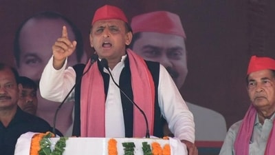 SP chief Akhilesh Yadav addressing a public meeting in Prayagraj’s Phulpur on November 14. (HT photo) SP chief Akhilesh Yadav addressing a public meeting in Prayagraj’s Phulpur on November 14. (HT photo)