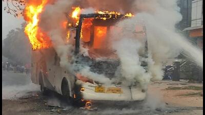 The bus was on its way to the school in Preet Vihar, Delhi, on Thursday morning when it caught fire in Kaushambi. (HT Photo) The bus was on its way to the school in Preet Vihar, Delhi, on Thursday morning when it caught fire in Kaushambi. (HT Photo)