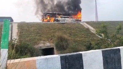 The incident occurred around 6:30 am under Gosainganj police station limits (Sourced)