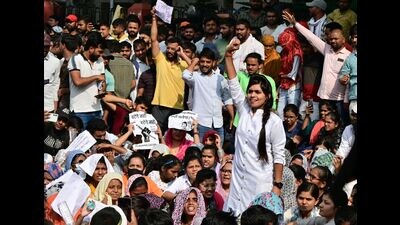 UPPSC aspirants during the Day 4 of protest (HT) UPPSC aspirants during the Day 4 of protest (HT)