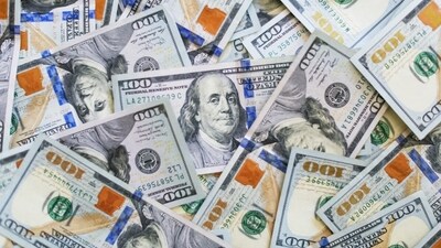 On Thursday, the U.S. dollar hit a one-year high as Trump's election momentum continued, while bitcoin soared to a record $93,480. On Thursday, the U.S. dollar hit a one-year high as Trump's election momentum continued, while bitcoin soared to a record $93,480.