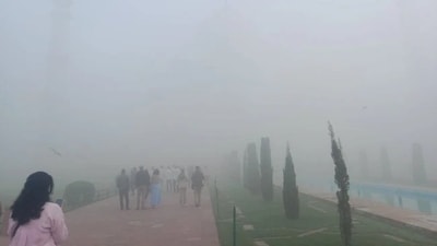 The world heritage site has disappeared behind a layer of smog due to rising air pollution (@Komal_Indian/X) The world heritage site has disappeared behind a layer of smog due to rising air pollution (@Komal_Indian/X)