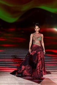Halle Berry re-wearing her Oscars 2002 gown. Halle Berry re-wearing her Oscars 2002 gown.