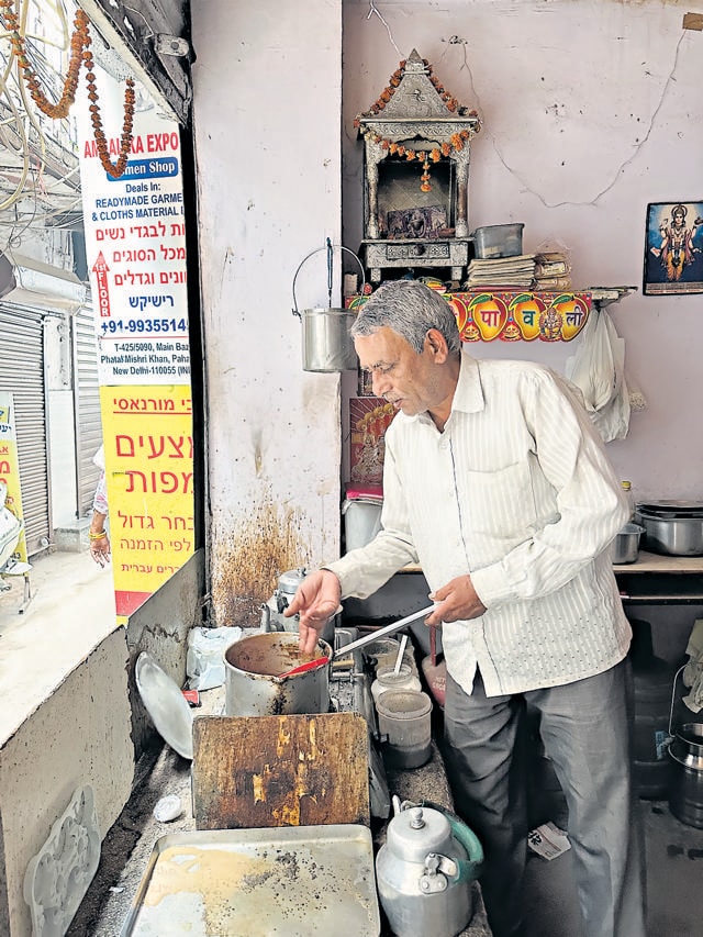 Devi Prasad’s stall in Pahargan, Delhi. (HT Photo) Devi Prasad’s stall in Pahargan, Delhi. (HT Photo)