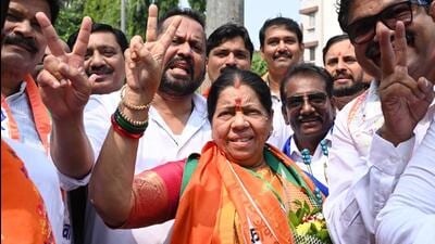 BJP Candidate Mandatai Mhatre files her nomination from Belapur constituency at Nerul in Navi Mumbai in Navi Mumbai, India, on Tuesday, October 29, 2024. (Photo by Bachchan Kumar/ HT PHOTO) (HT PHOTO) BJP Candidate Mandatai Mhatre files her nomination from Belapur constituency at Nerul in Navi Mumbai in Navi Mumbai, India, on Tuesday, October 29, 2024. (Photo by Bachchan Kumar/ HT PHOTO) (HT PHOTO)