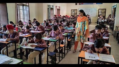 Government school students solving worksheets under competency enhancement plan in Ludhiana. (Hindustan Times) Government school students solving worksheets under competency enhancement plan in Ludhiana. (Hindustan Times)