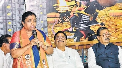 Manisha Waikar, former MLA Ravindra Waikar’s wife, is the Shiv Sena candidate Manisha Waikar, former MLA Ravindra Waikar’s wife, is the Shiv Sena candidate