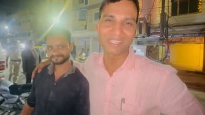 DSP reunited with a vegetable vendor who helped him in college, sharing a heartfelt moment. (X/@Santoshpateldsp) DSP reunited with a vegetable vendor who helped him in college, sharing a heartfelt moment. (X/@Santoshpateldsp)