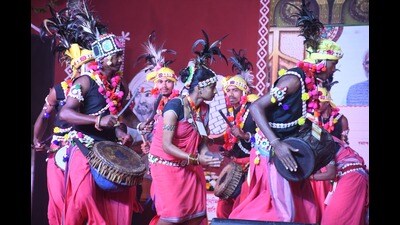 Tribals from across the country performed at Antarrashtriya Janjati Bhagidari Utsav in Lucknow on Friday. (Mushtaq Ali/HT) Tribals from across the country performed at Antarrashtriya Janjati Bhagidari Utsav in Lucknow on Friday. (Mushtaq Ali/HT)
