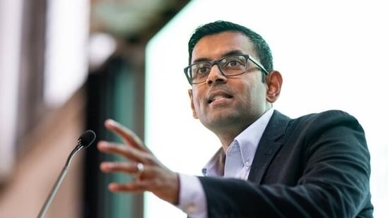 Professor Arvind Narayanan acknowledged the transformative potential of AI, especially with its increasing accessibility.