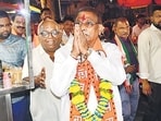 Mumbai, India – Nov 14, 2024: Shivsena (UBT) candidate Ajay Chaudhary campaigns for Maharashtra assembly elections at Sewri in Mumbai, India, on Thursday, Nov 14, 2024. (Photo by Bhushan Koyande/HT Photo) Mumbai, India – Nov 14, 2024: Shivsena (UBT) candidate Ajay Chaudhary campaigns for Maharashtra assembly elections at Sewri in Mumbai, India, on Thursday, Nov 14, 2024. (Photo by Bhushan Koyande/HT Photo)