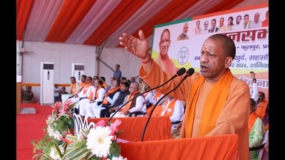 Chief minister Yogi Adityanath speaks at a rally in Sahson under Phulpur assembly constituency on Saturday (HT) Chief minister Yogi Adityanath speaks at a rally in Sahson under Phulpur assembly constituency on Saturday (HT)