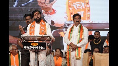During the rally on Saturday, CM Shinde started the speech by declaring Shivtare as the official candidate of the Mahayuti alliance. (HT PHOTo)