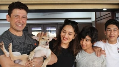 At the moment, Madhuri Dixit is enjoying the success of Bhool Bhulaiyaa 3. At the moment, Madhuri Dixit is enjoying the success of Bhool Bhulaiyaa 3.