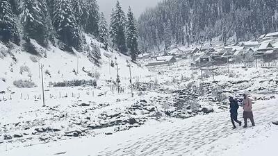 Other areas in the higher reaches of the Valley, including Gurez in Bandipora and Machil in Kupwara also received snowfall. (ANI) Other areas in the higher reaches of the Valley, including Gurez in Bandipora and Machil in Kupwara also received snowfall. (ANI)