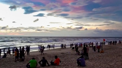 Calangute (Goa): Tourists at a sea beach during 'tourism season', in north Goa's Calangute, Thursday, Oct. 17, 2024. (PTI Photo) (PTI) Calangute (Goa): Tourists at a sea beach during 'tourism season', in north Goa's Calangute, Thursday, Oct. 17, 2024. (PTI Photo) (PTI)