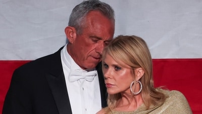 Robert F. Kennedy Jr. and Cheryl Hines attend the 79th annual Alfred E. Smith Memorial Foundation Dinner in New York City, U.S., October 17, 2024. REUTERS/Brendan McDermid (REUTERS)