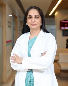 Dr Satinder Kaur, Director of Gynae Oncology at Max Super Speciality Hospital, Vaishali.