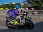 Zepto’s monthly cash burn jumps to over <span class='webrupee'>₹</span>250 crore, driven by fierce competition in quick commerce. Satish Bate/HT File PHOTO Zepto’s monthly cash burn jumps to over <span class='webrupee'>₹</span>250 crore, driven by fierce competition in quick commerce. Satish Bate/HT File PHOTO