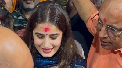 While Raveena Tandon continues her spiritual journey, the actor recently impressed audiences with her powerful performance in Patna Shukla. The film, directed by Vivek Budakoti, featured Raveena alongside Satish Kaushik and Manav Vij. While Raveena Tandon continues her spiritual journey, the actor recently impressed audiences with her powerful performance in Patna Shukla. The film, directed by Vivek Budakoti, featured Raveena alongside Satish Kaushik and Manav Vij.
