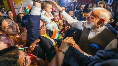 Prime Minister Narendra Modi being welcomed by members of the Indian community upon his arrival in Abuja, Nigeria. (PTI) Prime Minister Narendra Modi being welcomed by members of the Indian community upon his arrival in Abuja, Nigeria. (PTI)