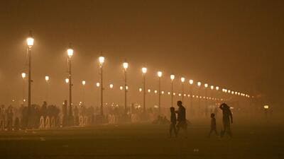 Smog at Kartavya Path in New Delhi on Sunday. (Arvind Yadav/HT Photo) Smog at Kartavya Path in New Delhi on Sunday. (Arvind Yadav/HT Photo)