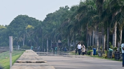 The Delhi government has implemented measures to combat the smog, but nearby regions like Chandigarh and Noida also struggle with poor air quality. (HT File)