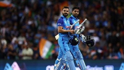 Virat Kohli and Suryakumar Yadav during T20 World Cup in 2021