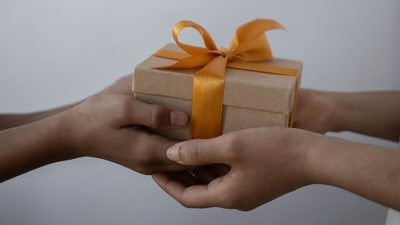 Do men spend more on gifts for their mistresses than their wives? (Pexels) Do men spend more on gifts for their mistresses than their wives? (Pexels)