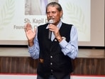 Kapil Dev shared his thoughts on the venues for the ICC Champions Trophy. Kapil Dev shared his thoughts on the venues for the ICC Champions Trophy.